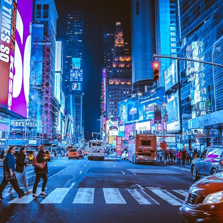 Parents evaluating schools in Portugal